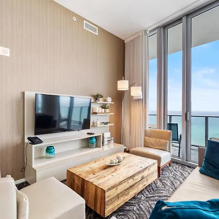 Discover The Magic Of Lyfe Resort And Residences Hollywood Exterior photo
