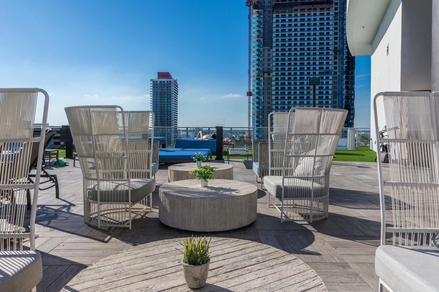Discover The Magic Of Lyfe And Residences Appartement