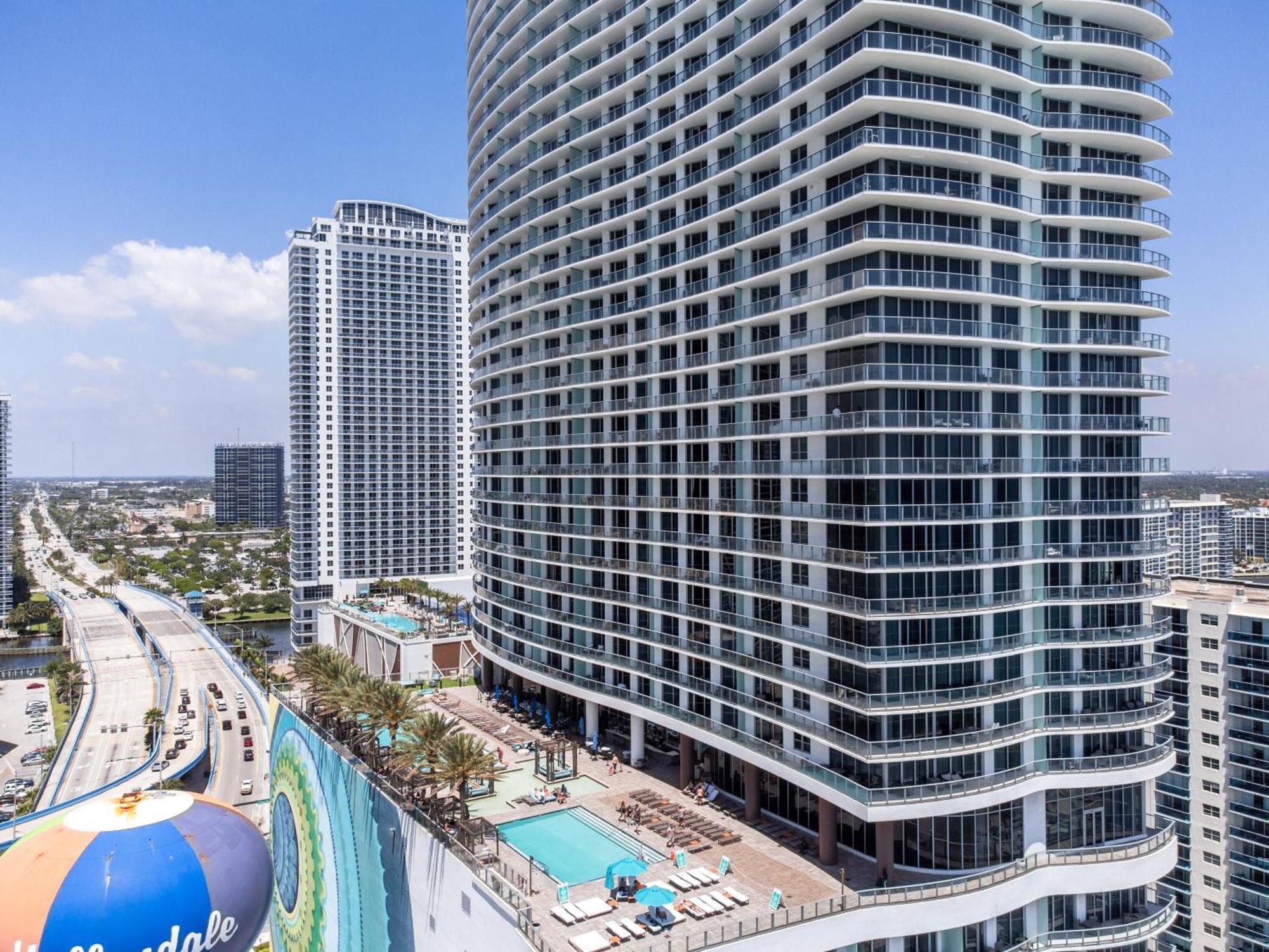 Discover The Magic Of Lyfe And Residences Appartement *